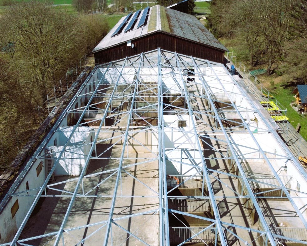 Pferdestalldach aus Stahl